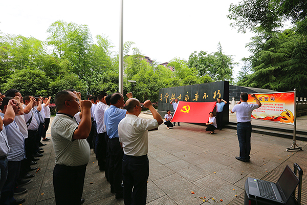 5d1c1f3d5feb6.jpg 1.jpg